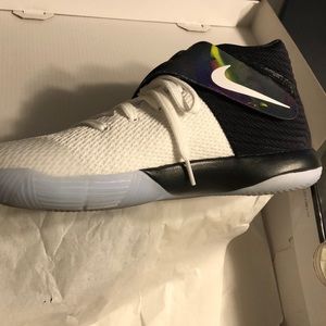 Nike Kyrie 2